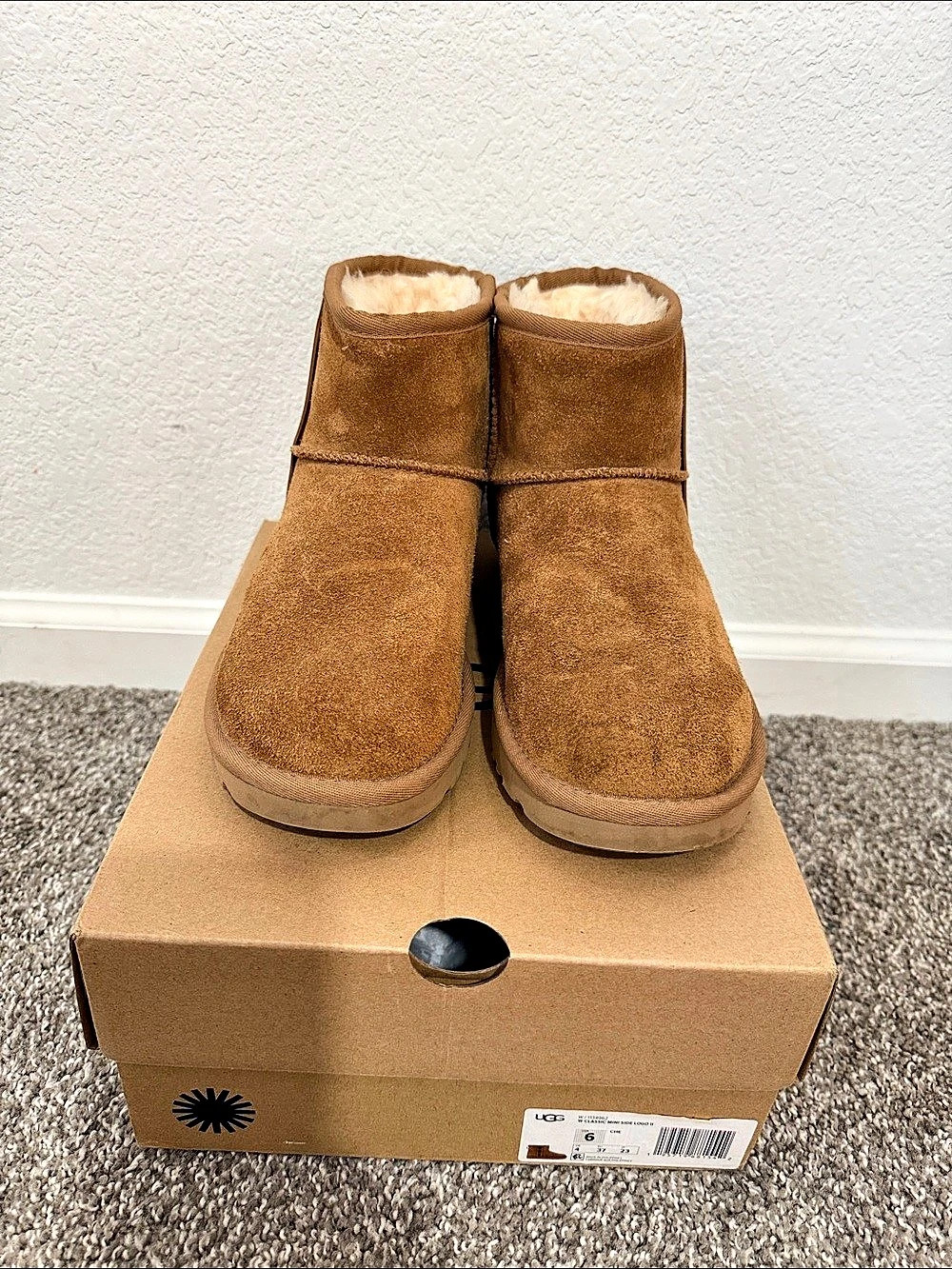 UGG Classic Mini Logo Boots Brown US 6